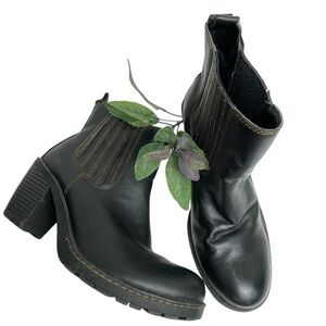 Born BOC Brown Belina Pebbled Leather Chelsea Lug Sole Bootie Ankle Boots Sz 8